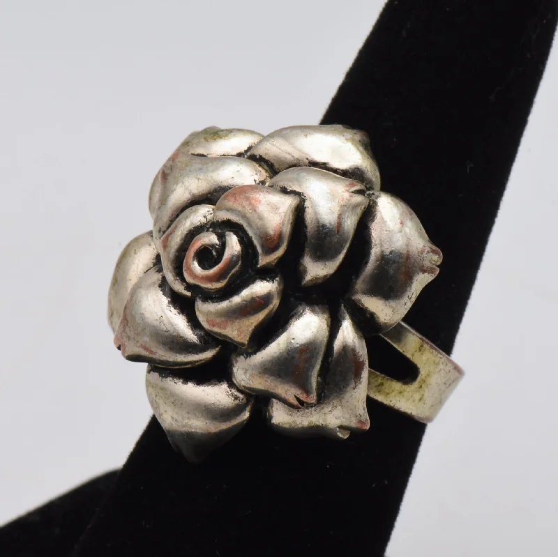 Ladies rings for game nights -Vintage Silver Plated Adjustable Rose Ring