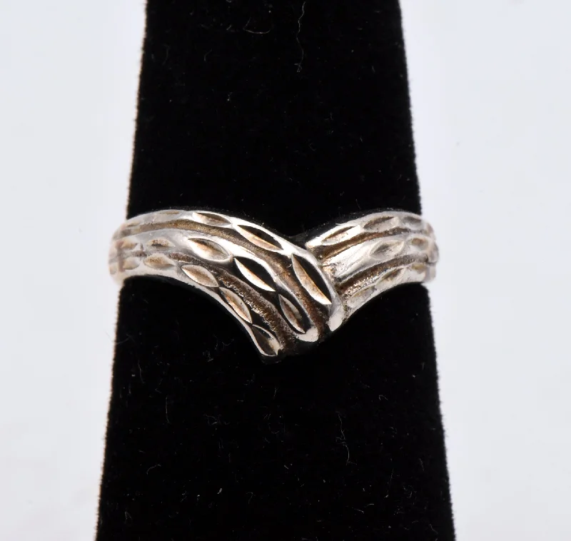 Ladies rings for film charm -Vintage Sterling Silver Braided Design Chevron Ring - Size 4.75