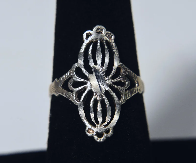 Ladies rings cool elegance -Sterling Silver Laser Cut Ring - Size 6.75