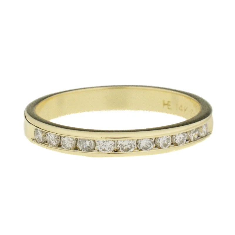 Ladies rings for dance nights -0.25ctw Round Diamond Band Ring in 14K Yellow Gold - Size 6