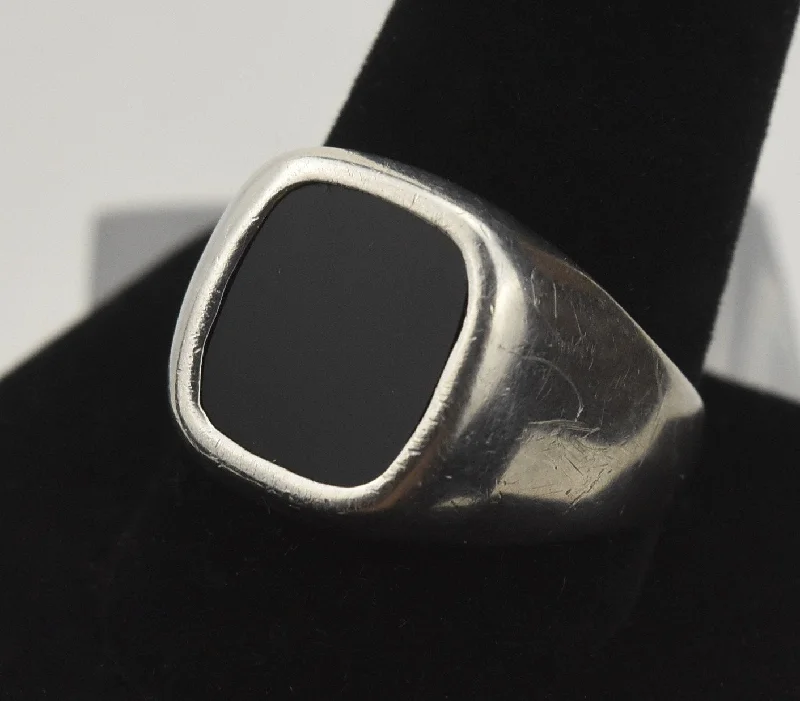 Ladies rings for rhyme vibes -Avon - Vintage Sterling Silver Black Onyx Ring - Size 11.5