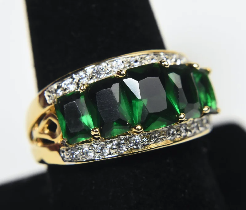 Ladies rings slim shine -Gold Tone Imitation Emerald Ring - Size 9.25