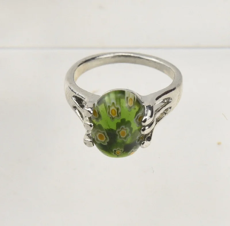 Ladies rings bowed shine -Green Millefiori Glass Ring - Size 9