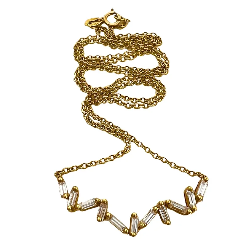 ladies-everyday-gold-necklaces-18K Gold Necklace with 11 Baquette Diamonds