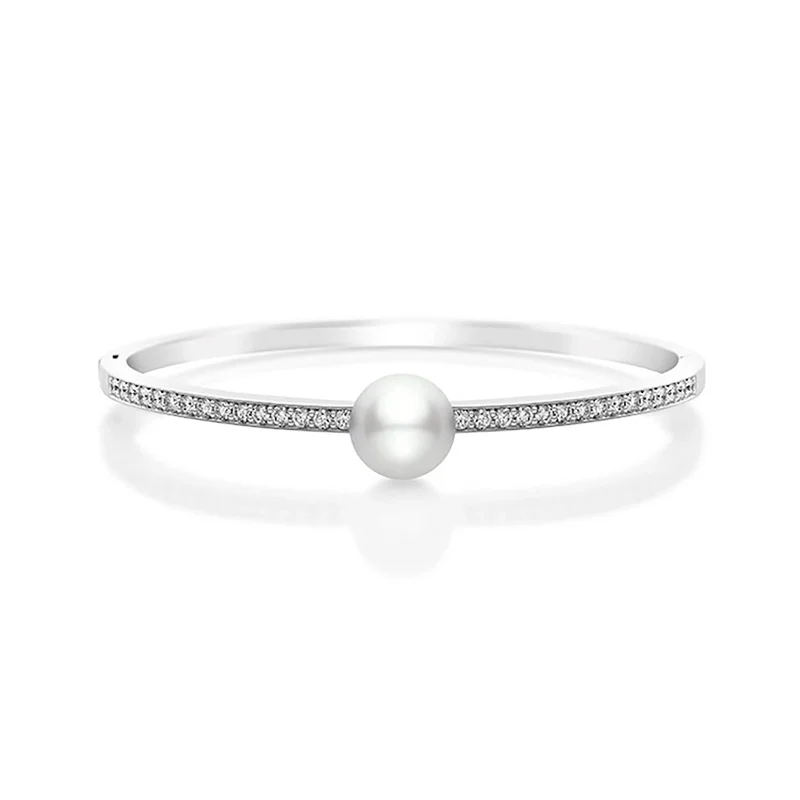 ladies-affordable-link-chain-bracelets-Classic White South Sea Cultured Pearl and Diamond Bracelet