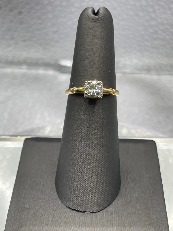 Ladies engagement rings for brush unions -A ladies Vintage 14 Karat Yellow Gold Diamond Engagement Ring