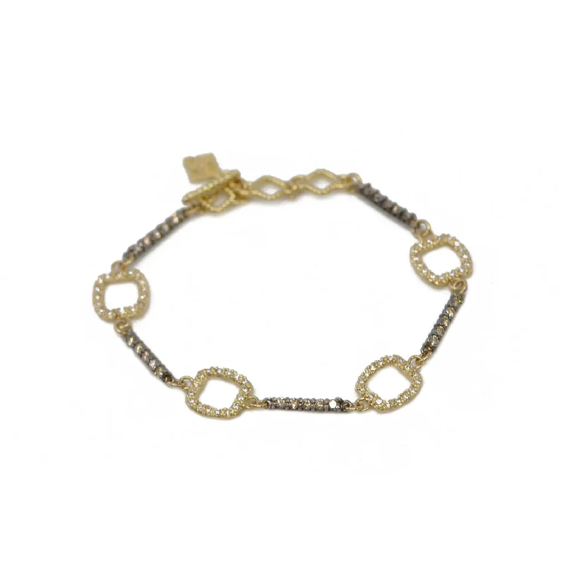 ladies-gift-cuff-link-bracelets-Gold Paperclip with Diamond Bracelet