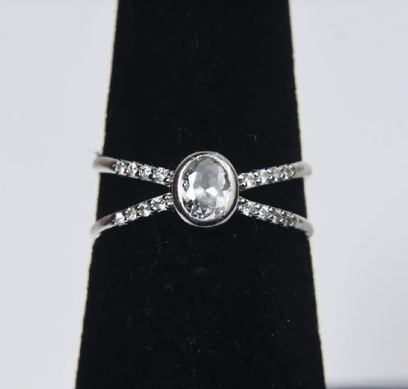 Ladies rings vintage elegance -Sterling Silver Cross Band Cubic Zirconia Ring - Size 6