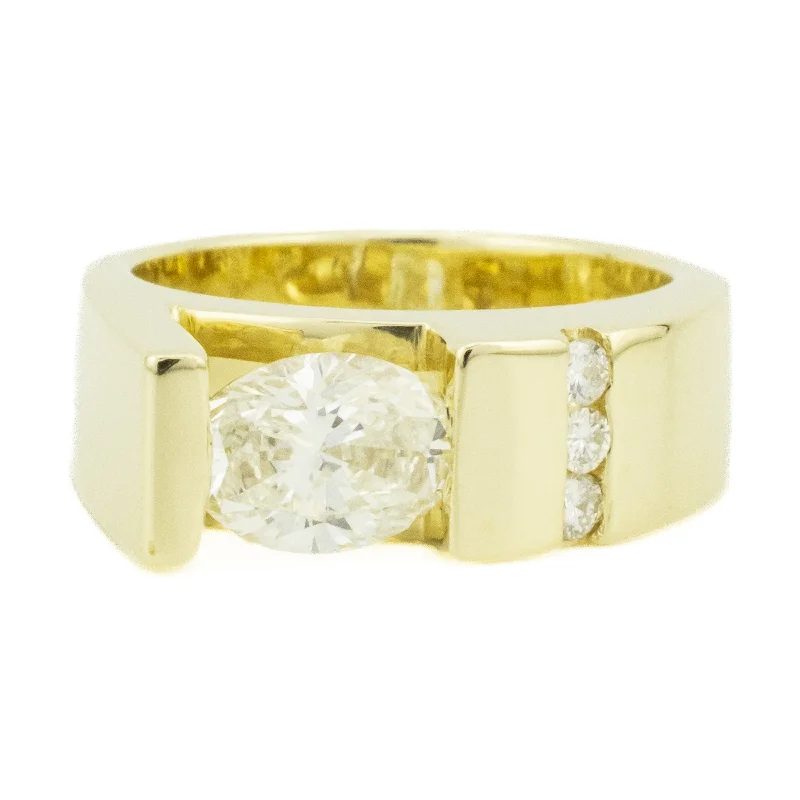 Ladies rings natural brilliance -1.25ctw I/SI2 Oval Diamond with Diamond Accents Fashion Ring in 14K Yellow Gold