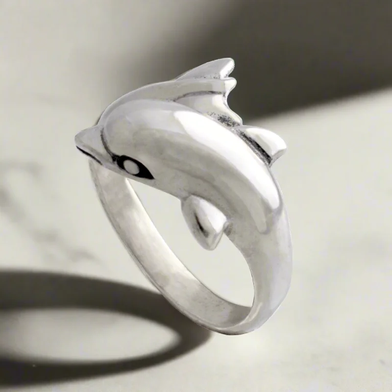 Ladies rings roamer’s flair -Minoan Dolphins Ring in Sterling Silver (DT-83)