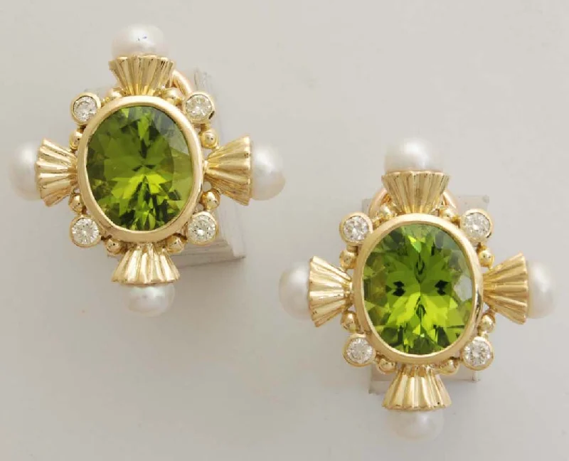 Ladies earrings fancy elegance -Repair - Earrings - Peridot, Pearl & Diamond in 18K Gold (1658K)