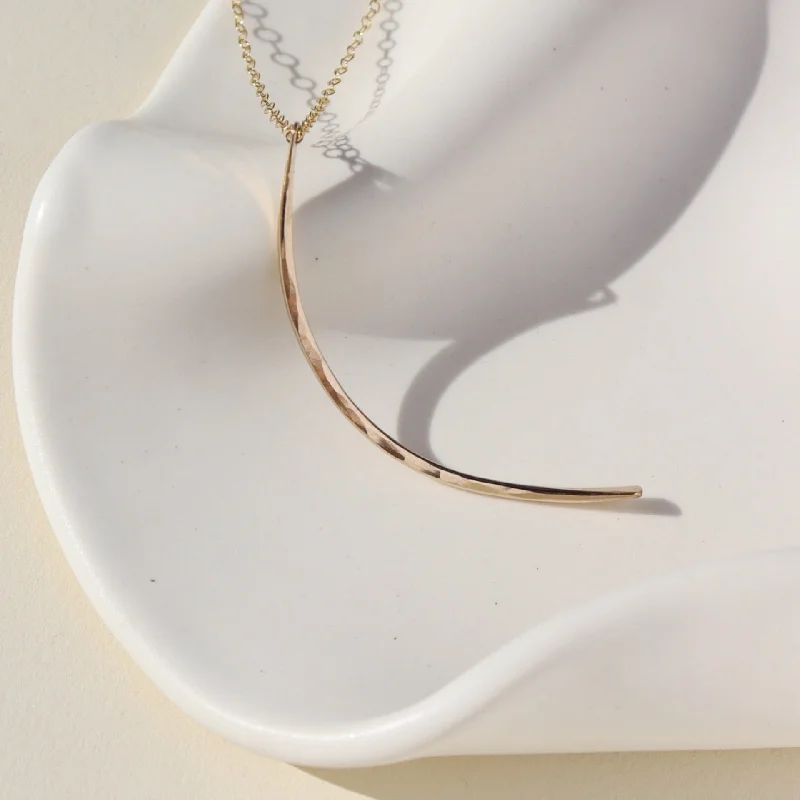 ladies-fashion-cable-chain-necklaces-Crescent Moon Necklace