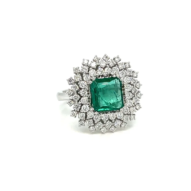 Ladies rings with fin motifs -Vintage Colombian Emerald Diamond Gold Cluster Ring